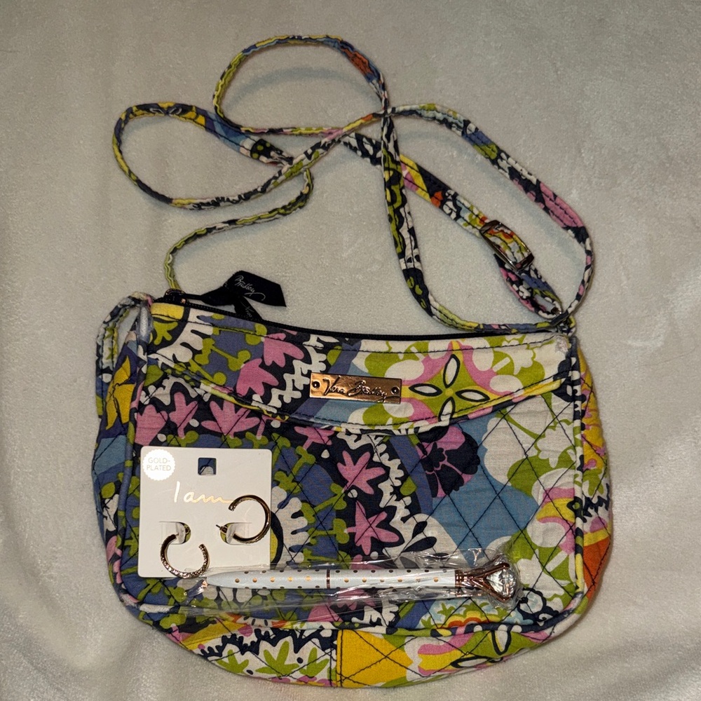 Vera Bradley Crossbody Bag with earrings and a pen - Picture 2 of 11